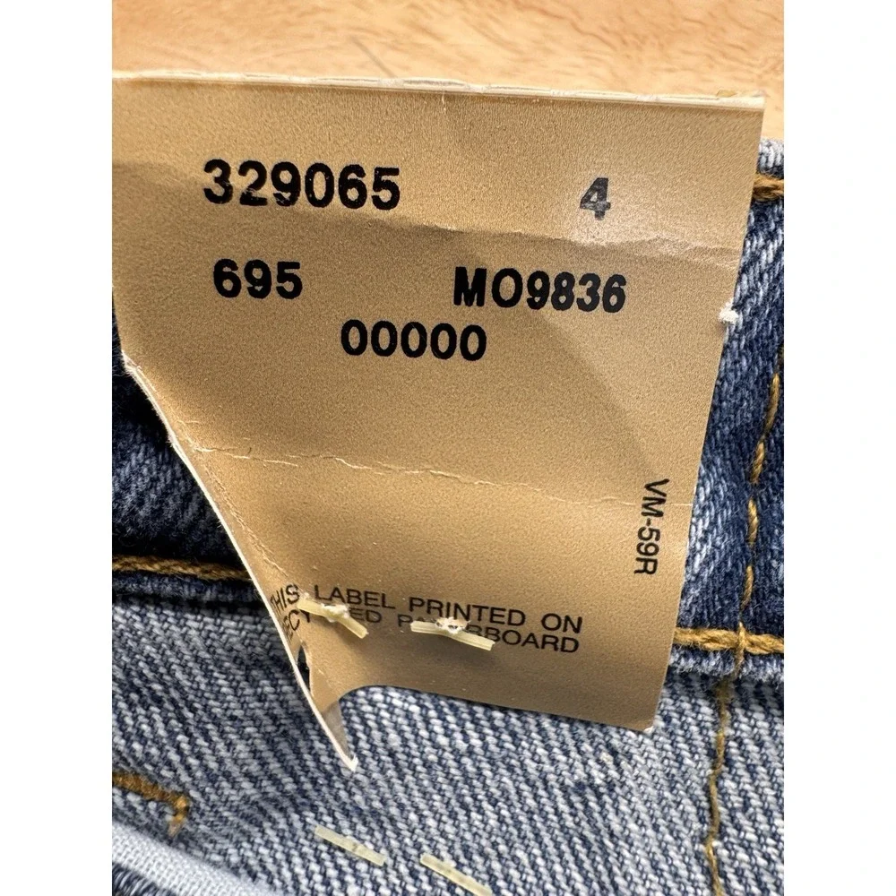 Levis jeans description